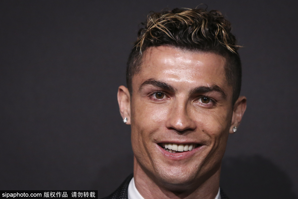 的强烈不满 的强烈不满